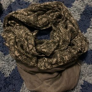 GREY SNAKE SKIN INFINITY SCARF SET